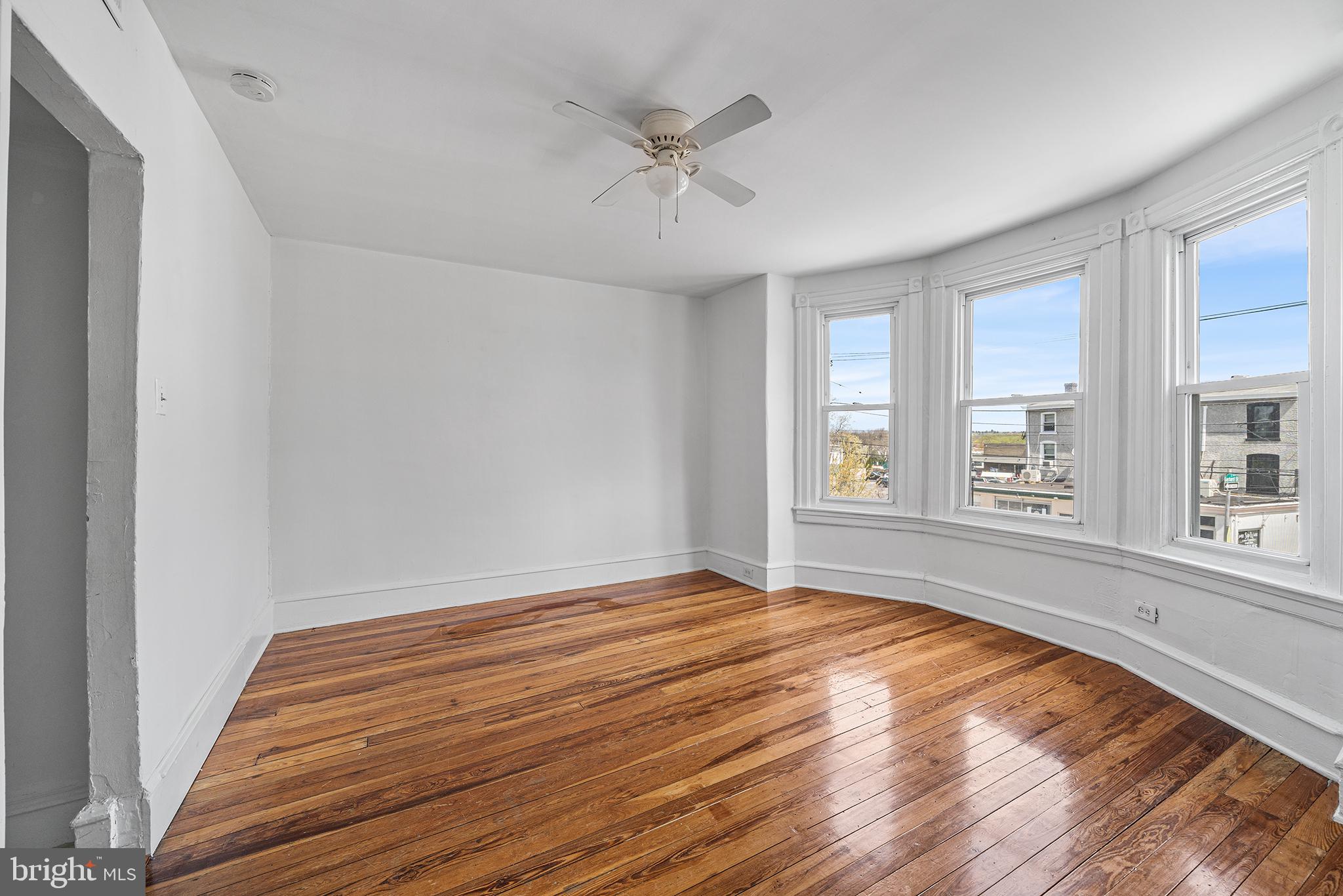 ROXBOROUGH - Residential Lease