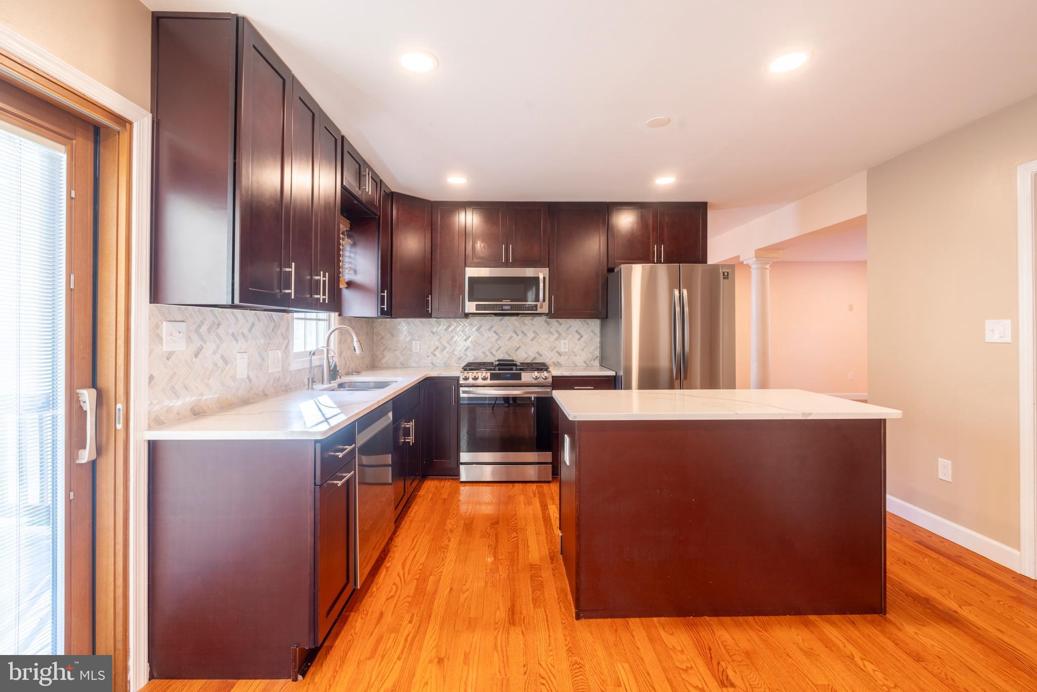 6564 MEADOWFIELD COURT