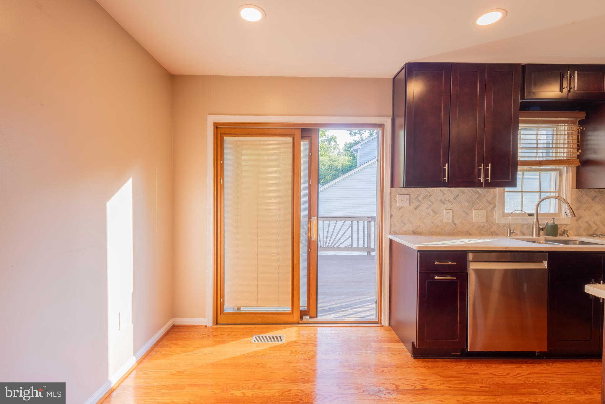 6564 MEADOWFIELD COURT