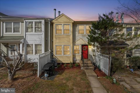 Townhouse For Sale - 12108 Springwoods Dr<br/> Prince William County, WOODBRIDGE, VA 22192