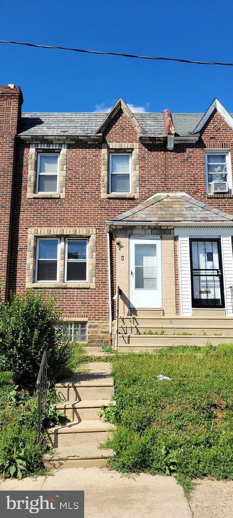 Townhouse For Sale - 1221 Gilham Street<br/> PHILADELPHIA, PA 19111
