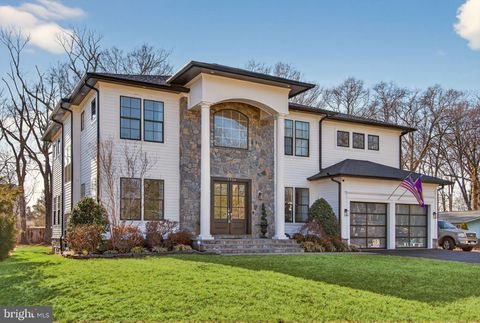 Homes For Sale - 7726 Schelhorn Road<br/> ALEXANDRIA, VA 22306