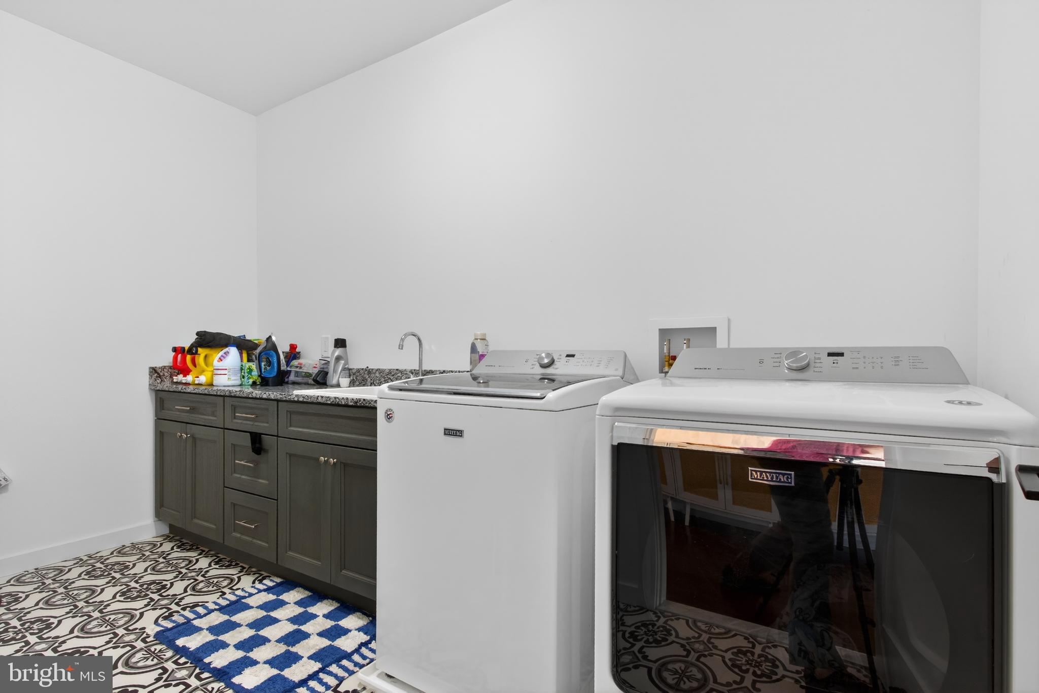 HYBLA VALLEY FARMS - Residential