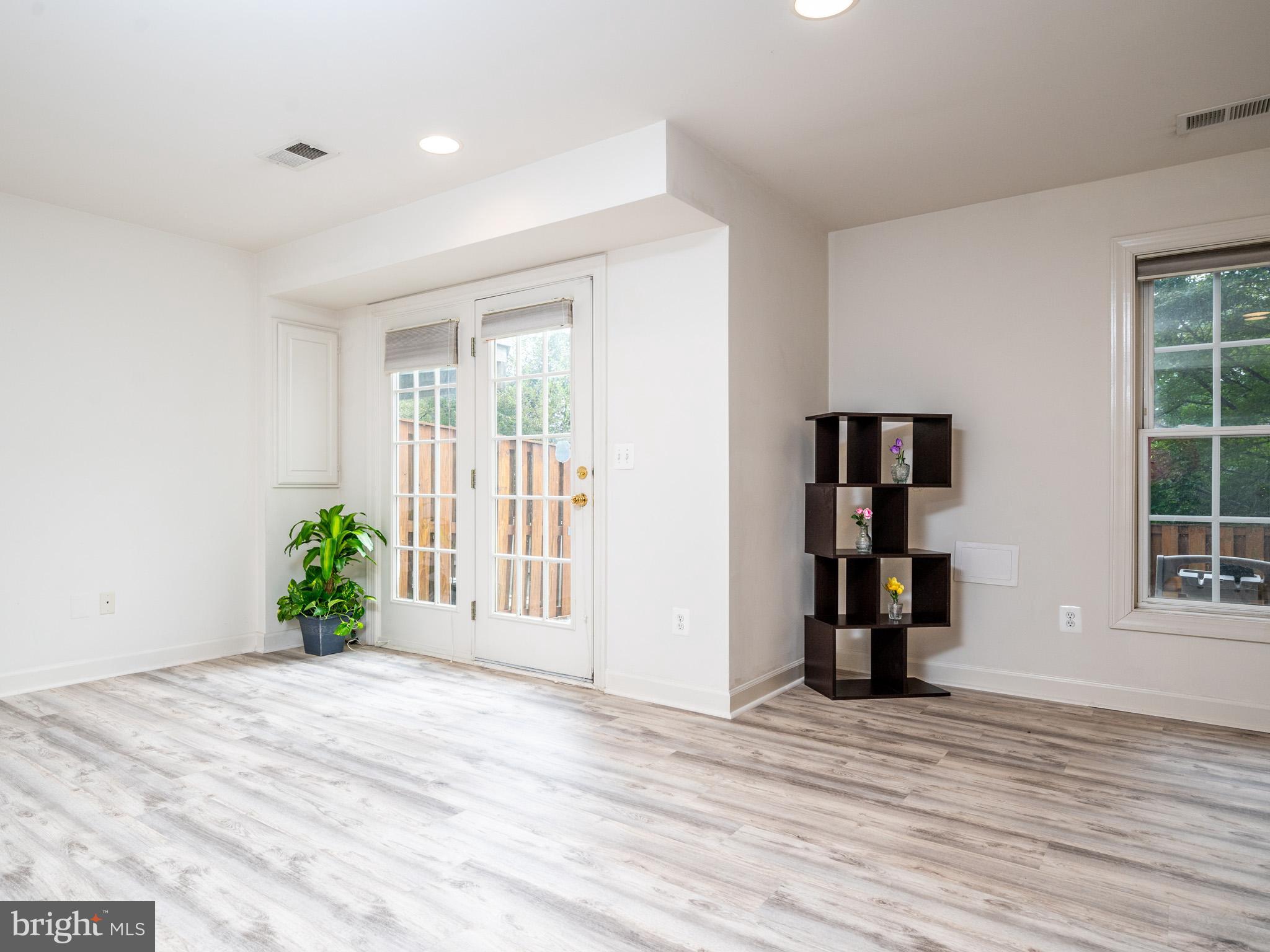 LORTON STATION SOUTH - Residential