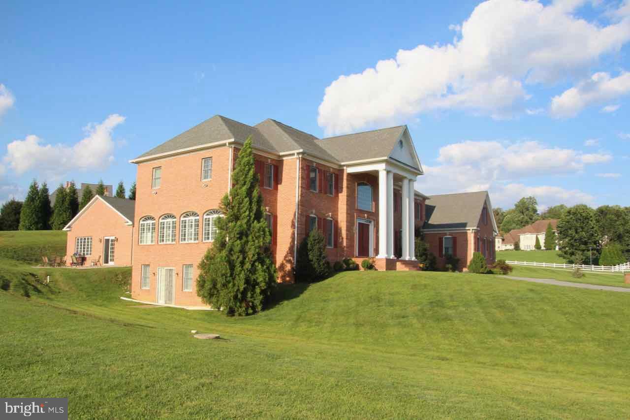 2 TIMBERPARK COURT