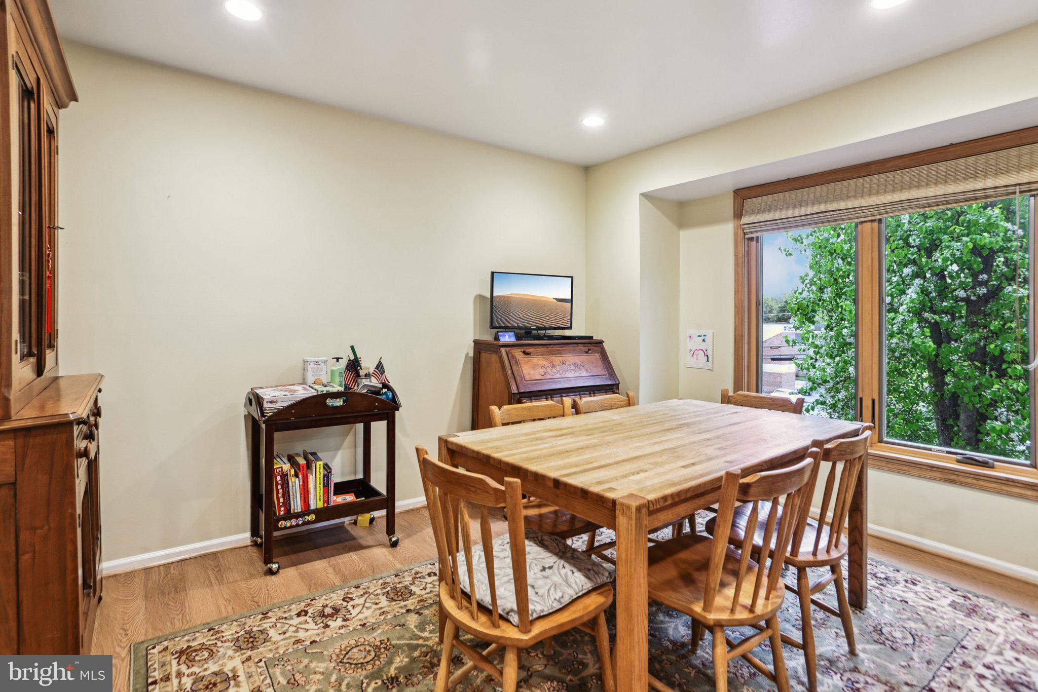 COUNCIL SQUARE - Residential