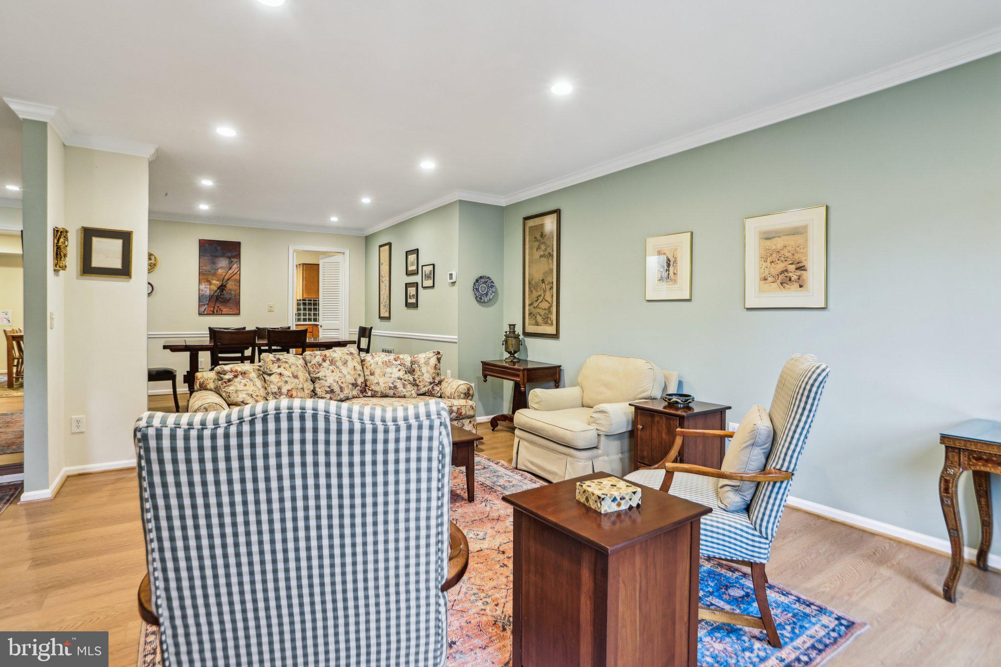 COUNCIL SQUARE - Residential