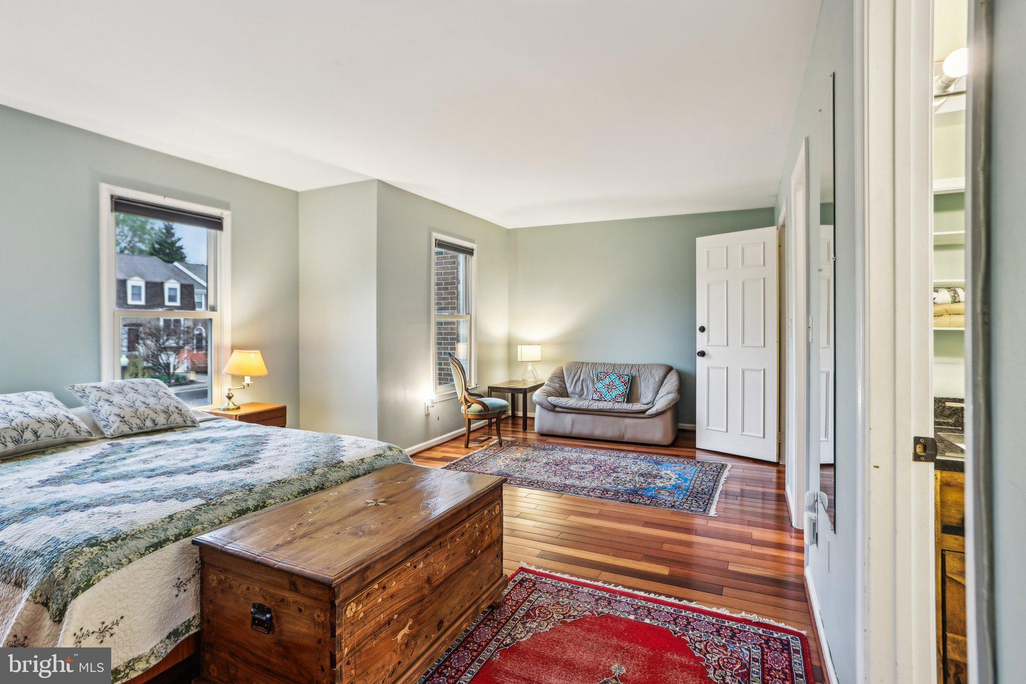 COUNCIL SQUARE - Residential