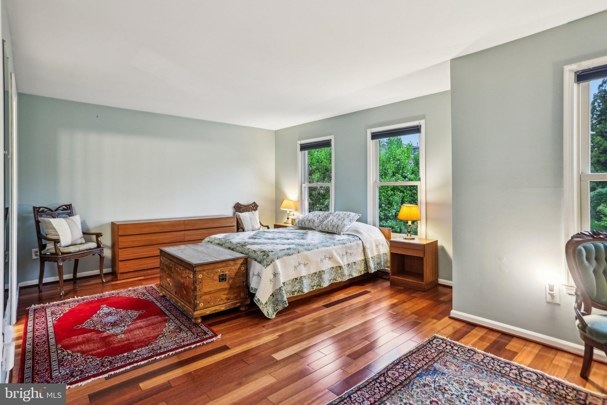 COUNCIL SQUARE - Residential