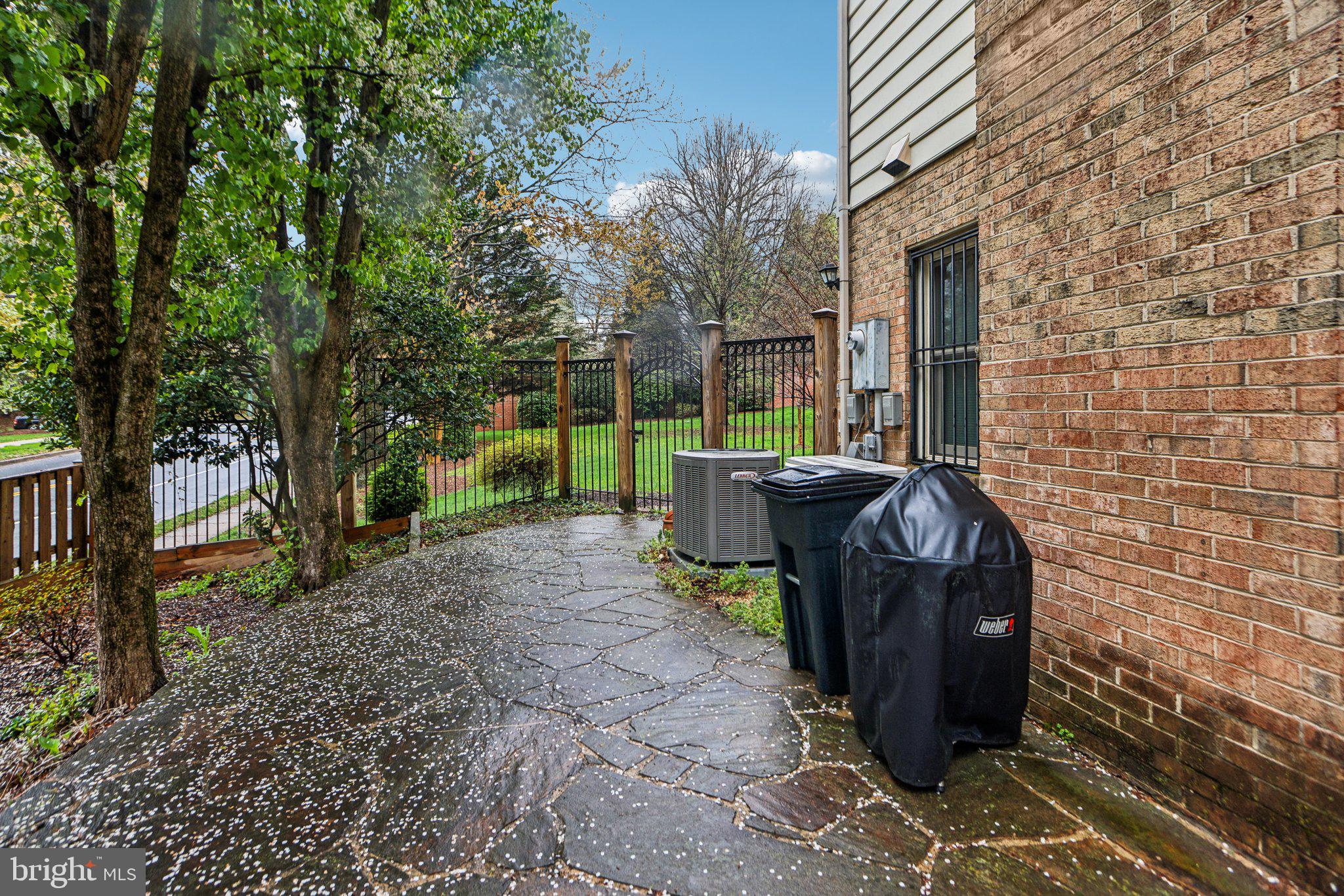 COUNCIL SQUARE - Residential