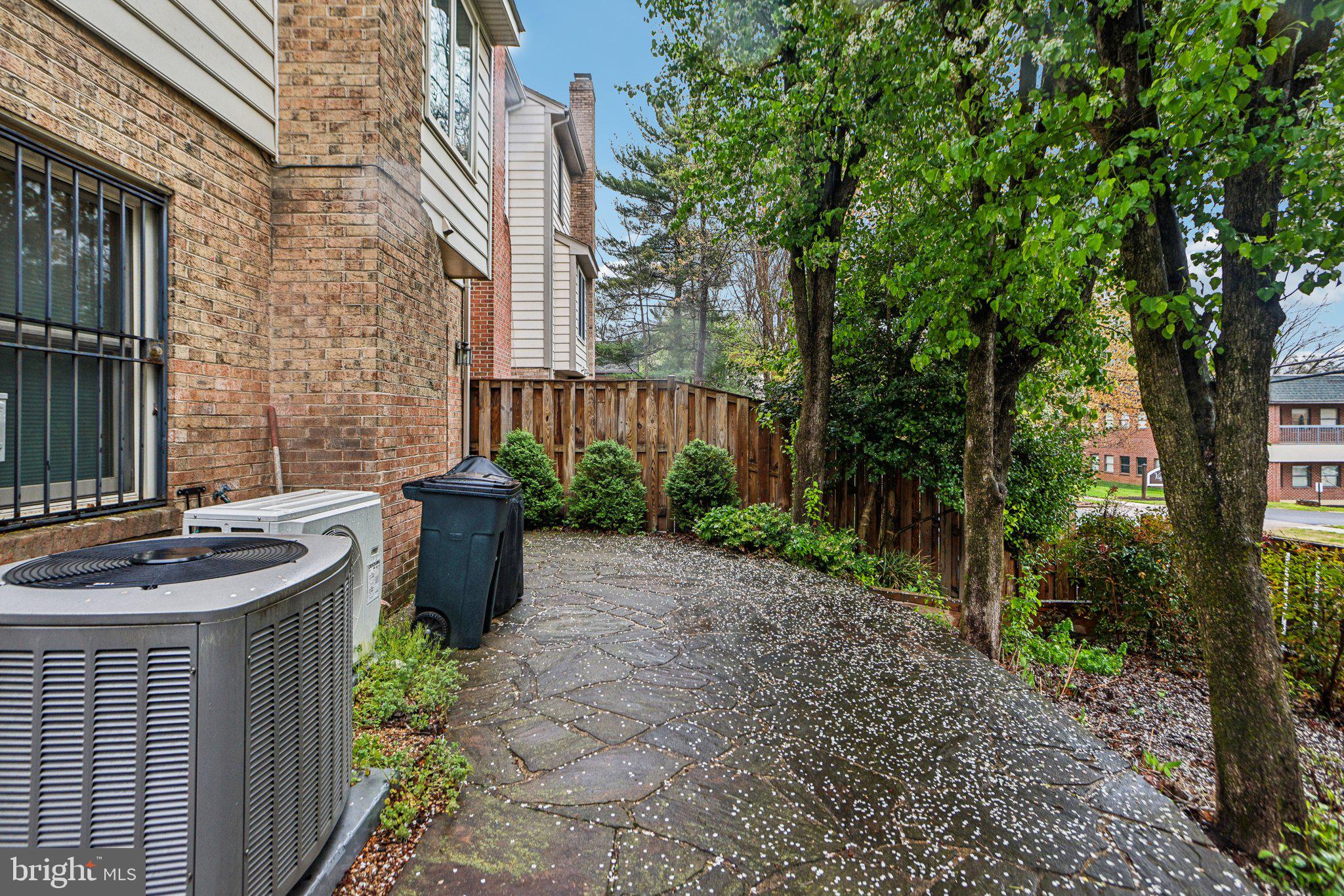 COUNCIL SQUARE - Residential