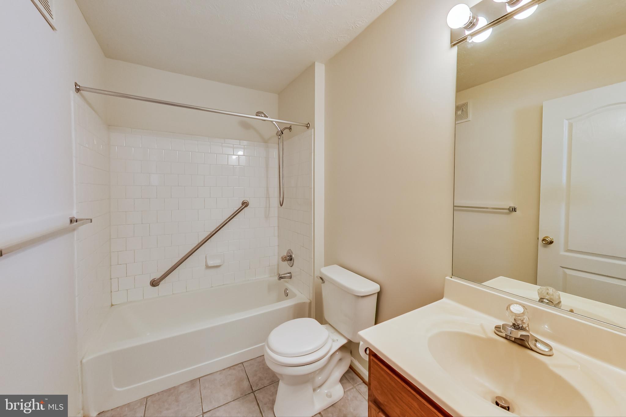 LARGO TOWN CENTER CONDOMINIUMS - Residential Lease