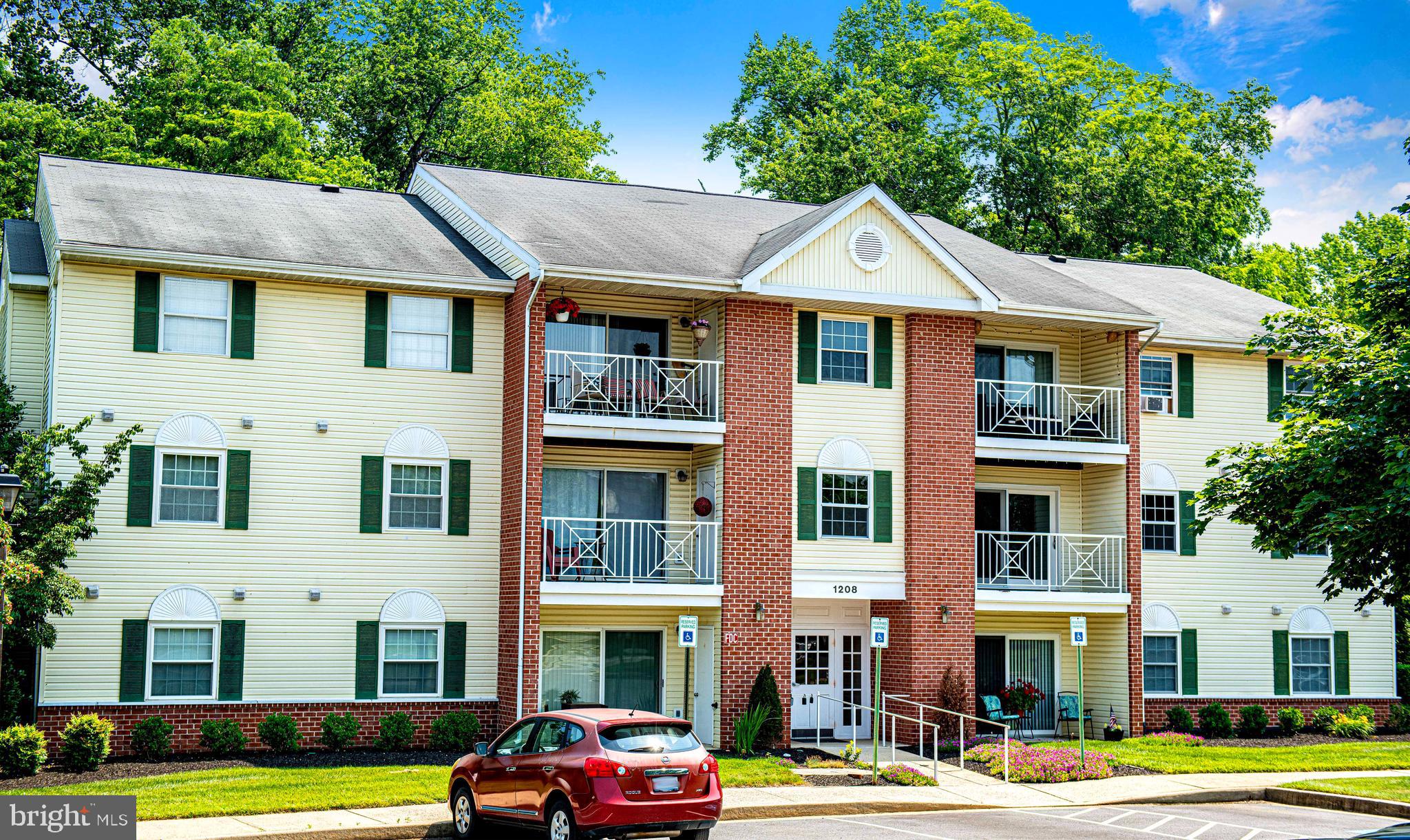 1208 MIST WOOD COURT 204