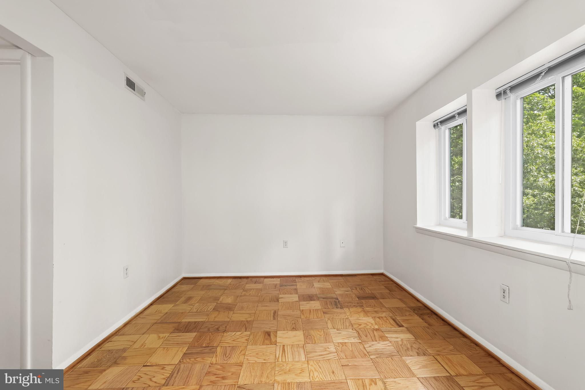 GREENBERRY WOODS - Residential