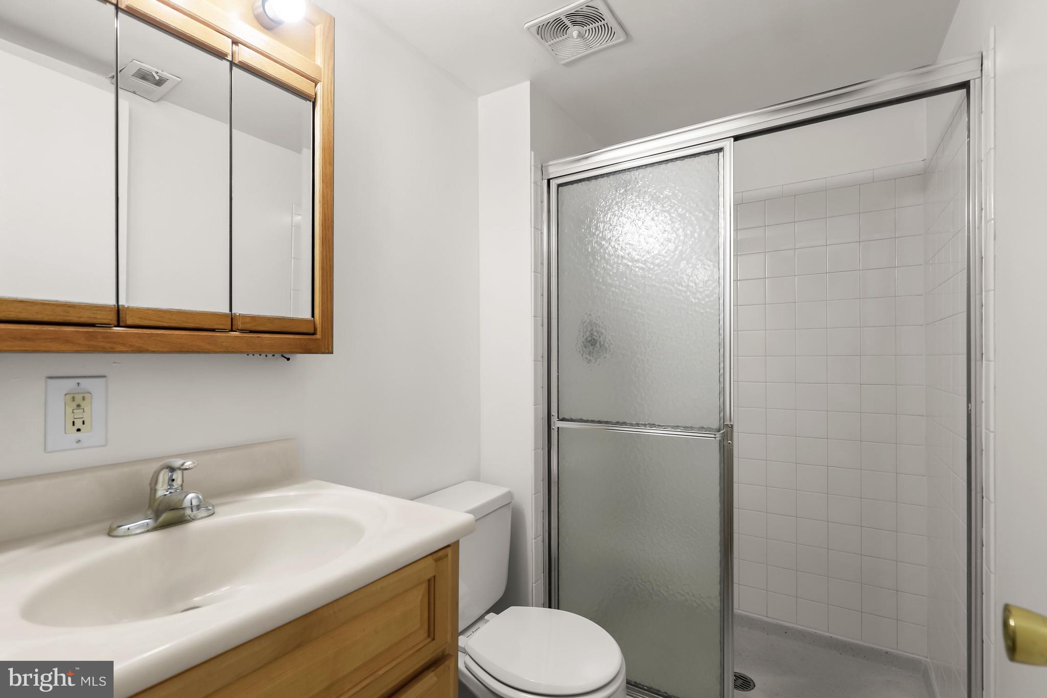 GREENBERRY WOODS - Residential