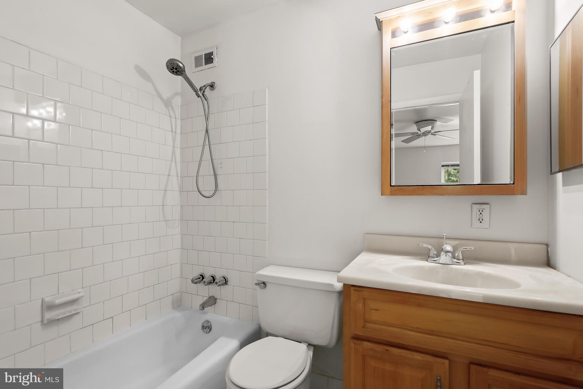 GREENBERRY WOODS - Residential