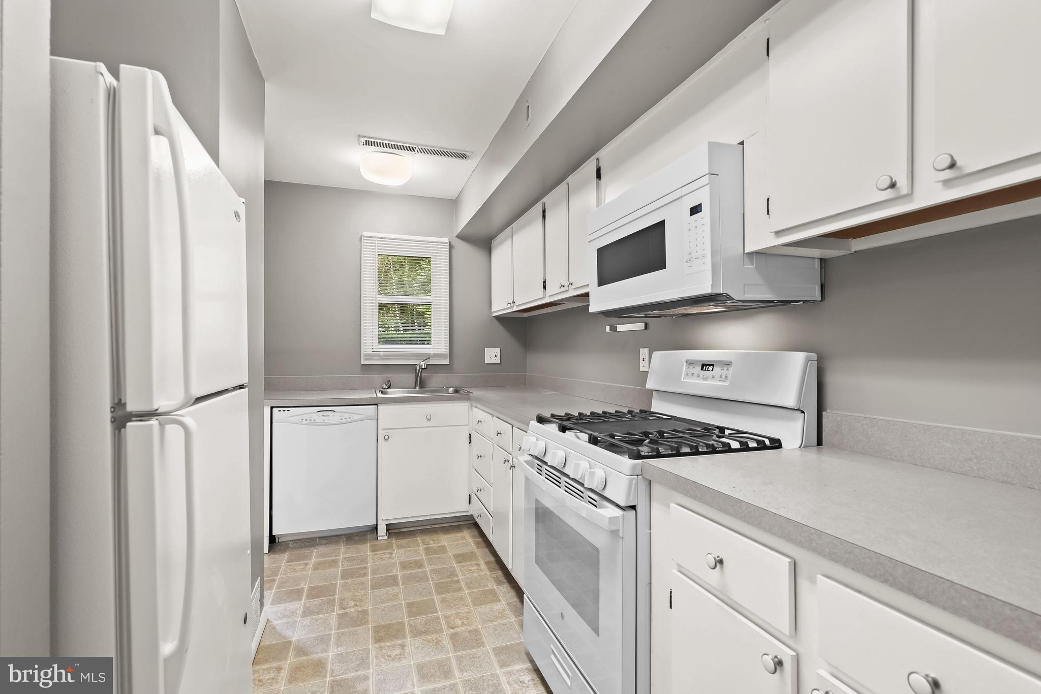 GREENBERRY WOODS - Residential