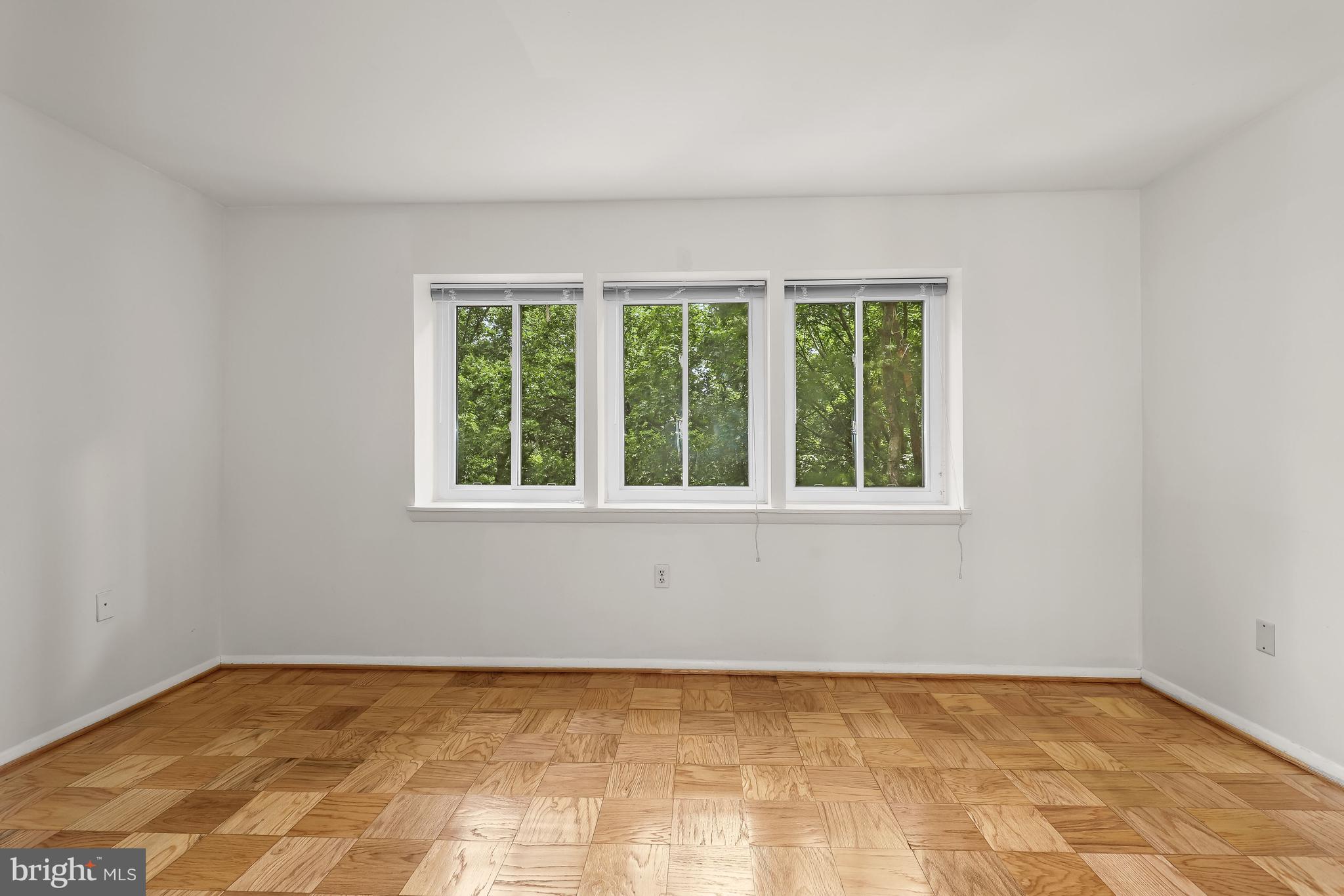 GREENBERRY WOODS - Residential