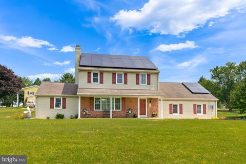 Photo of 6 SPRINGSIDE DR, QUARRYVILLE, PA 17566 (MLS # PALA2037522)