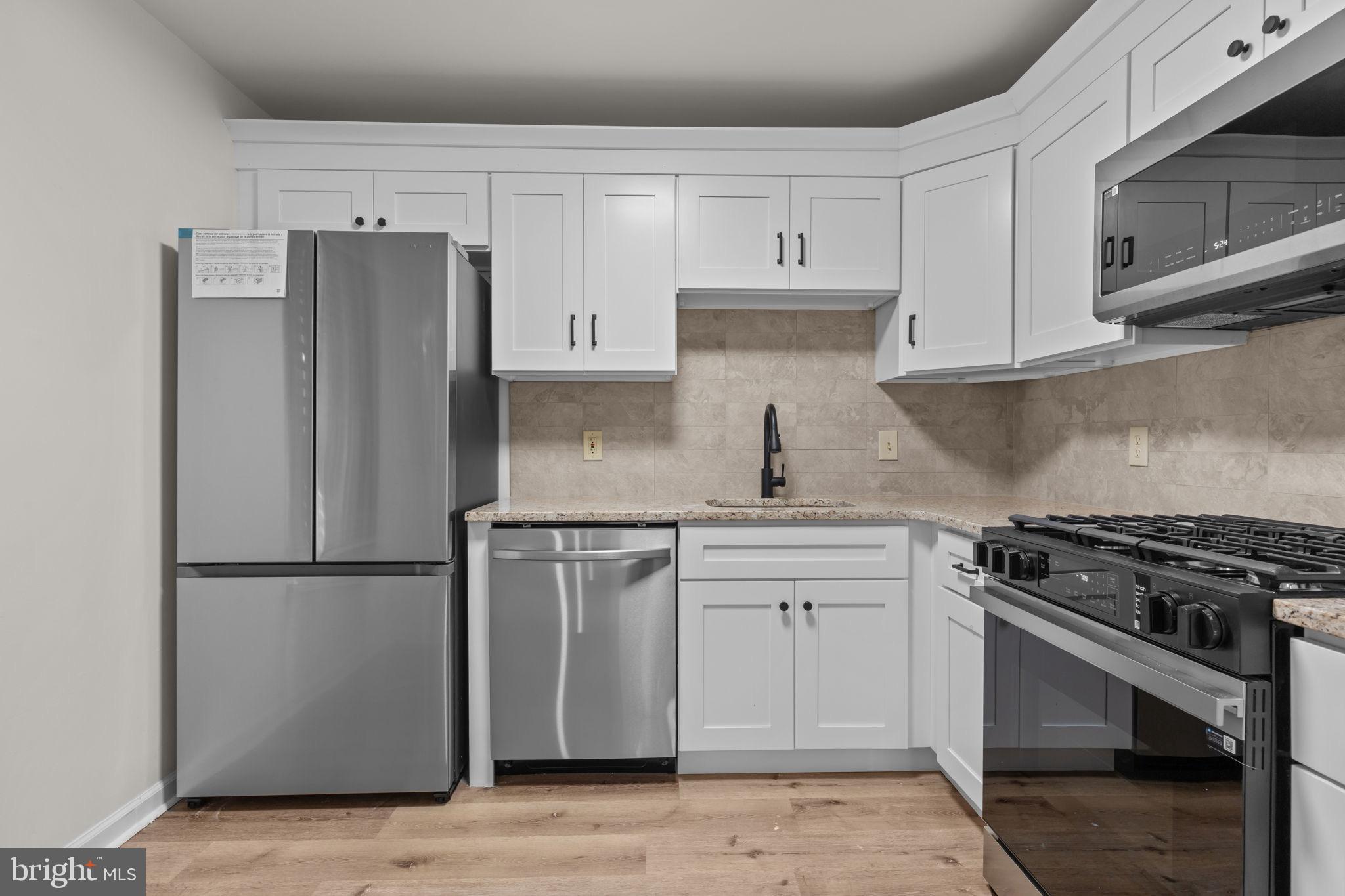 MAKEFIELD GLEN - Residential