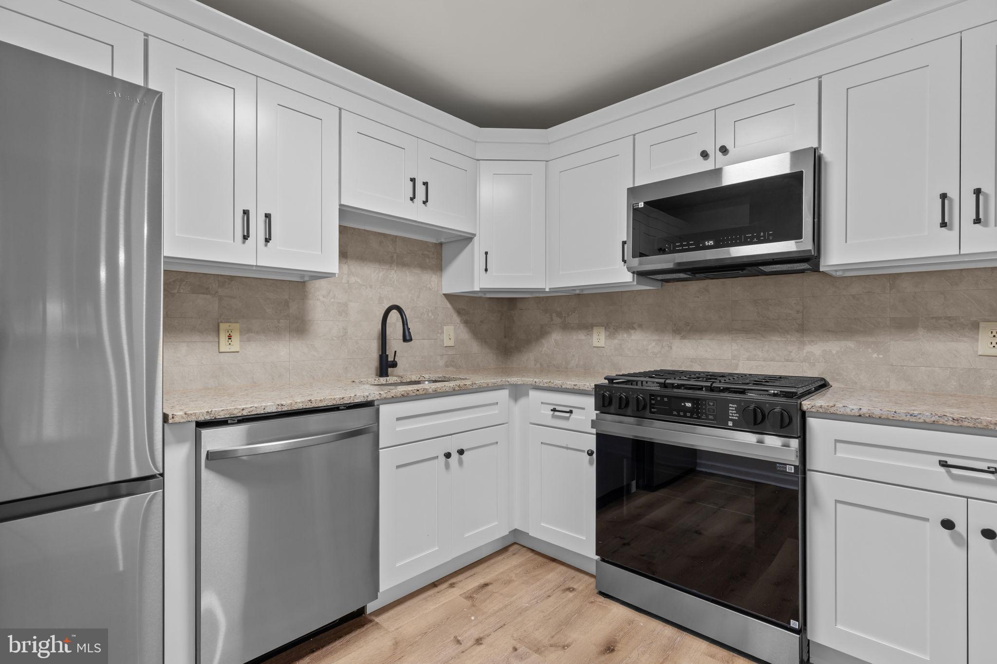 MAKEFIELD GLEN - Residential