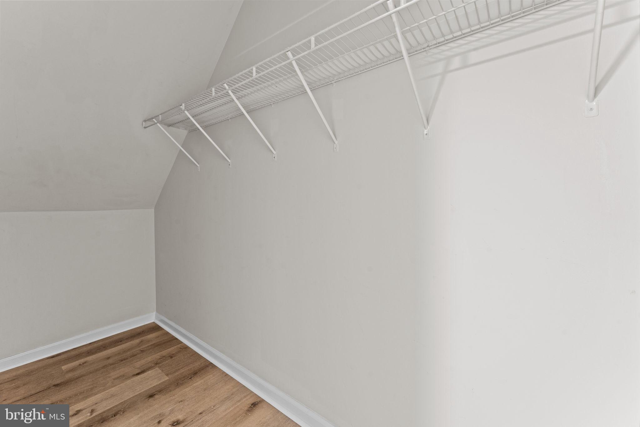 MAKEFIELD GLEN - Residential