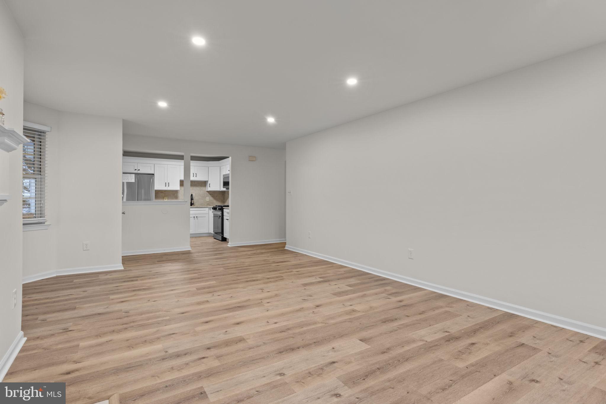 MAKEFIELD GLEN - Residential