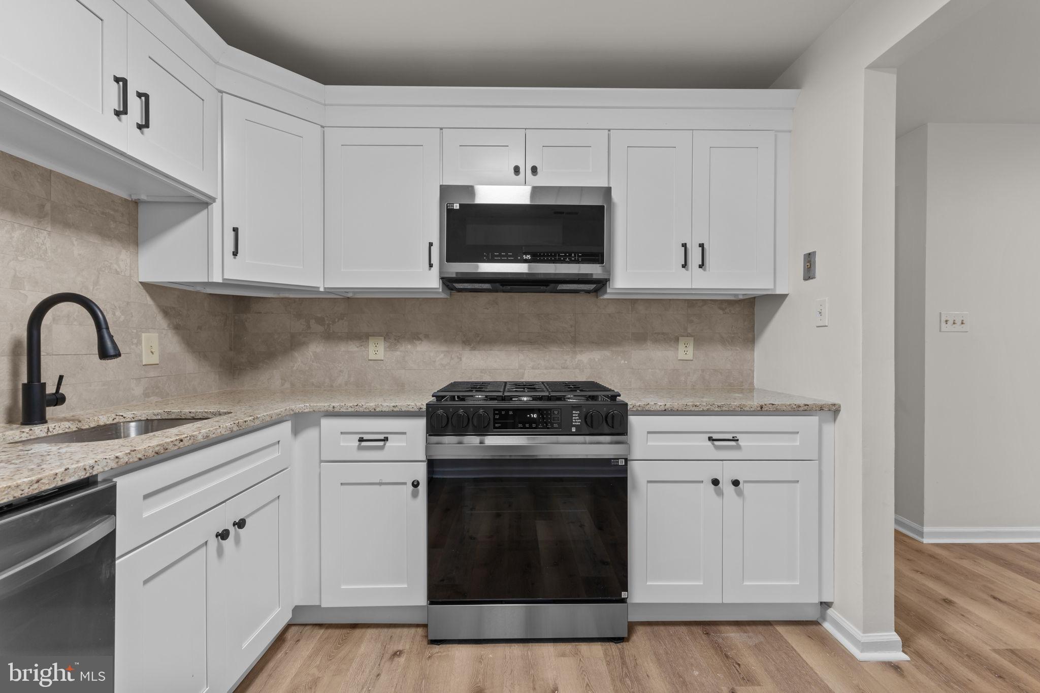 MAKEFIELD GLEN - Residential