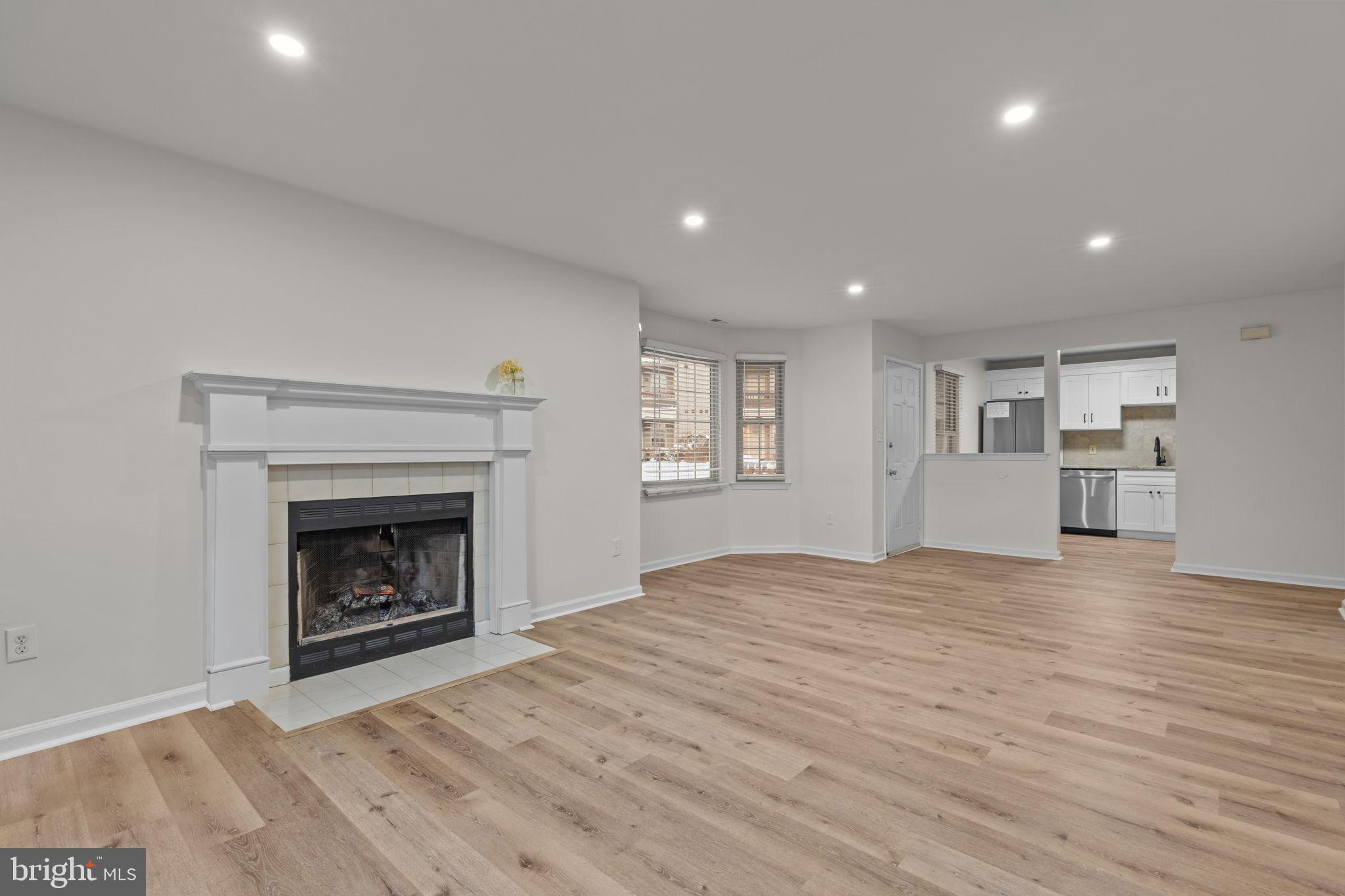 MAKEFIELD GLEN - Residential