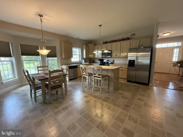 2 GREYSTONE LANE