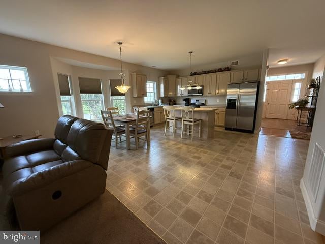 2 GREYSTONE LANE