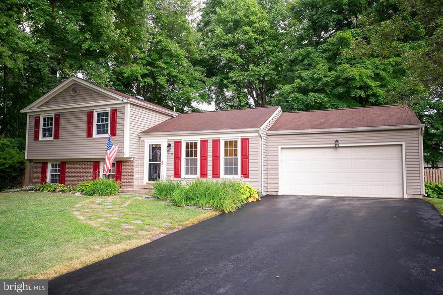 Come explore all The Luxuries of Herndon Living!! Check out this Stunning Hiddenbrook home situated in a cul de sac and located  for Drainsville Elementary , Herndon Middle & High School this home is truly a great location.  Upon arrival you see the gorgeous landscape and 2 car garage with ample driveway parking as well. 1552 Powells Tavern  is equipped with 1596 sq feet 3 bedroom and 2 bathrooms. When you enter the home it greets you with natural light and open living and dining space. The backyard has a fantastic entertaining space with a fully fenced in yard. When you are not entertaining at home you will be enjoying downtown Herndon Live, the concert series, farmers markets, festivals and more!! Located near major commuter routes ( Toll Road, 7, 28, Metro). --Professional pictures Will be uploaded August 3rd P.m.