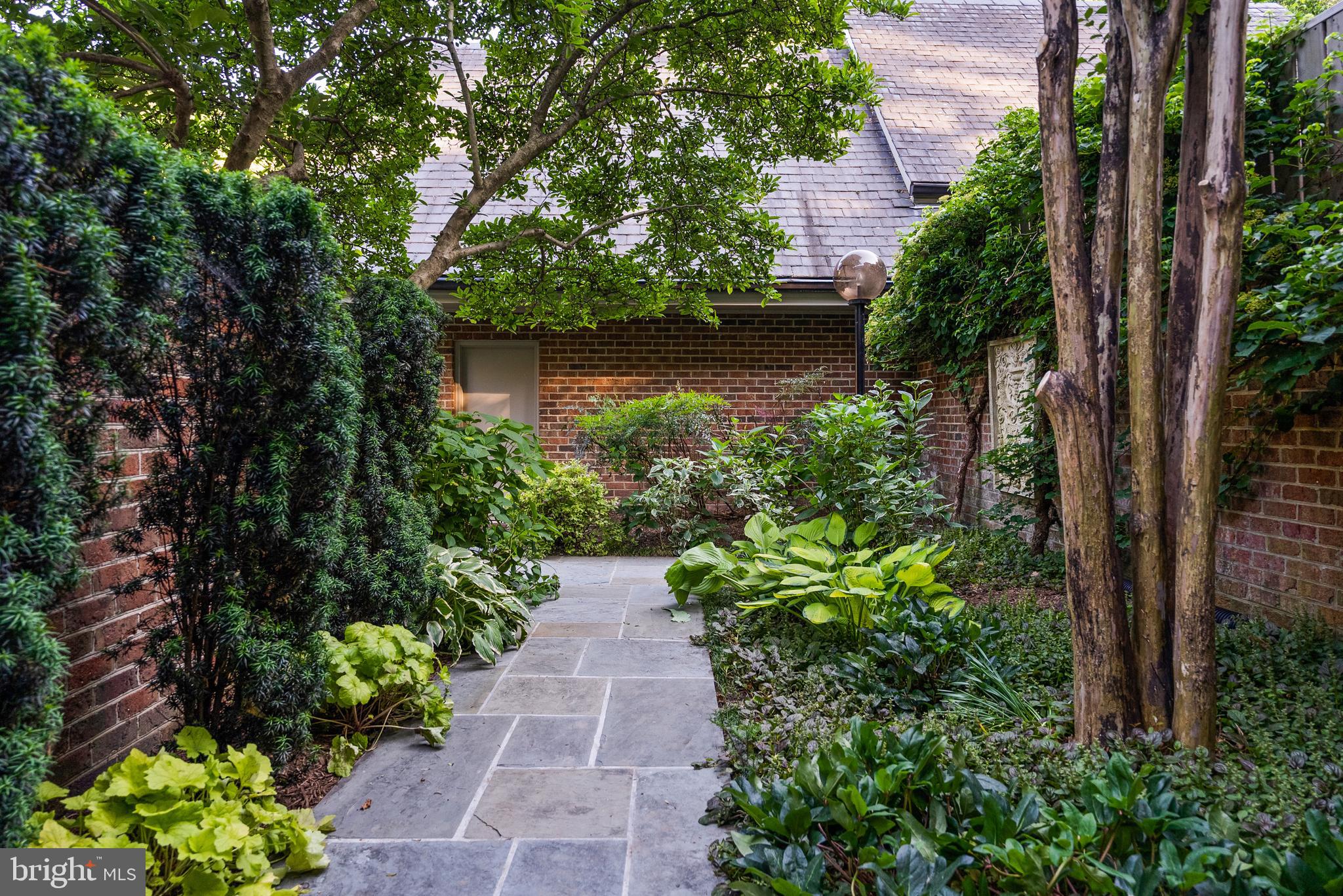 MERRYWOOD ON THE POTOMAC - Residential