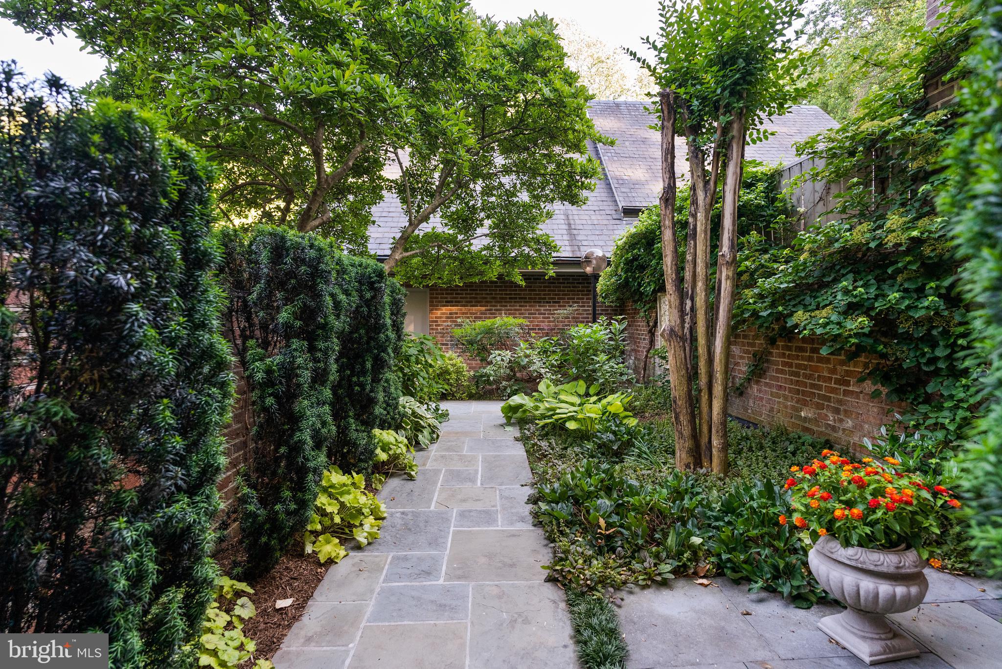 MERRYWOOD ON THE POTOMAC - Residential