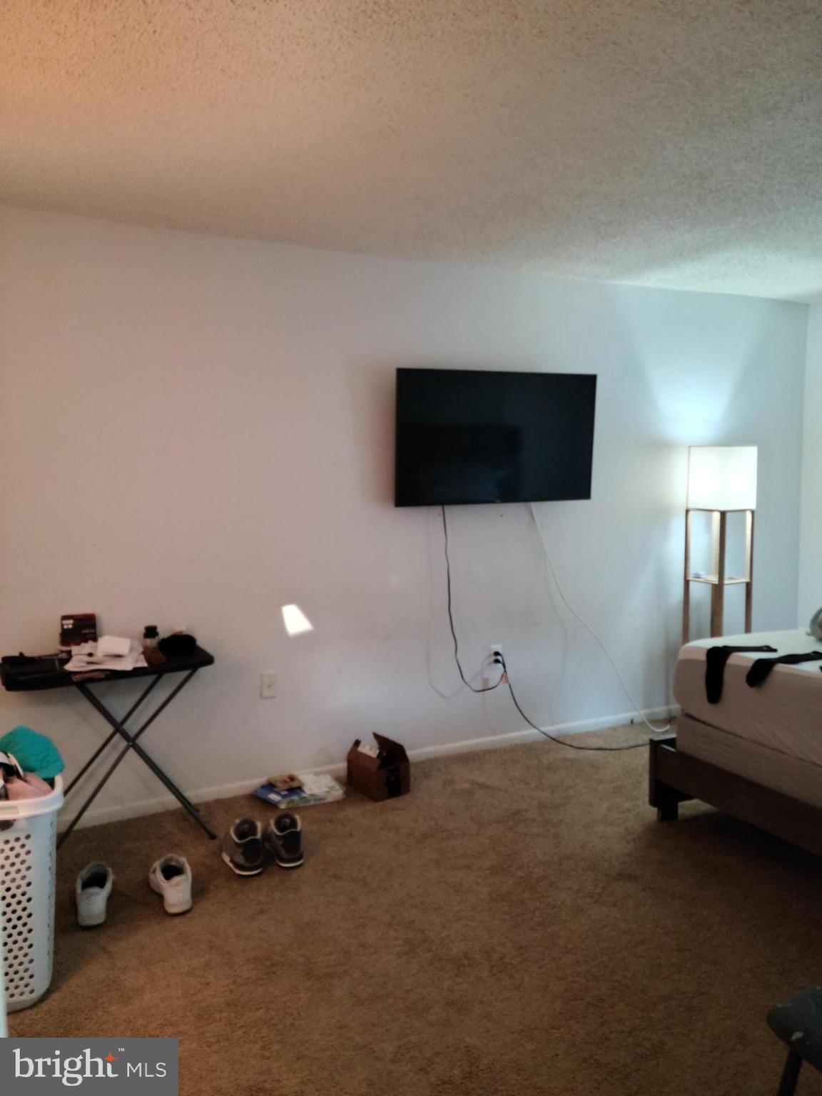 SWANN HILL CONDOMINIUMS - Residential Lease