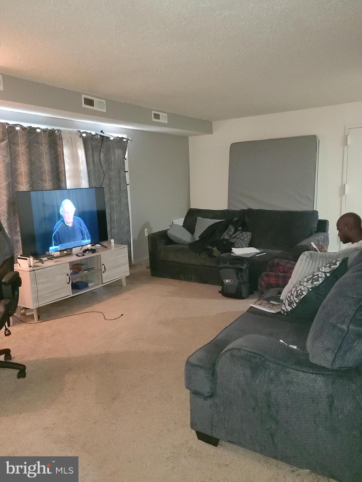 SWANN HILL CONDOMINIUMS - Residential Lease