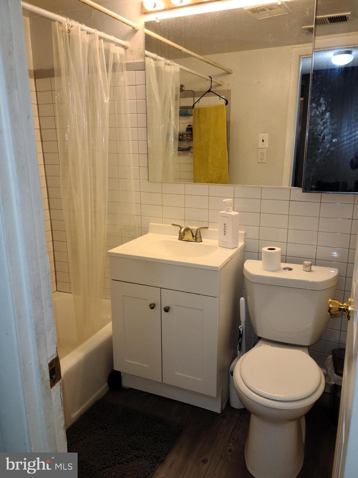 SWANN HILL CONDOMINIUMS - Residential Lease