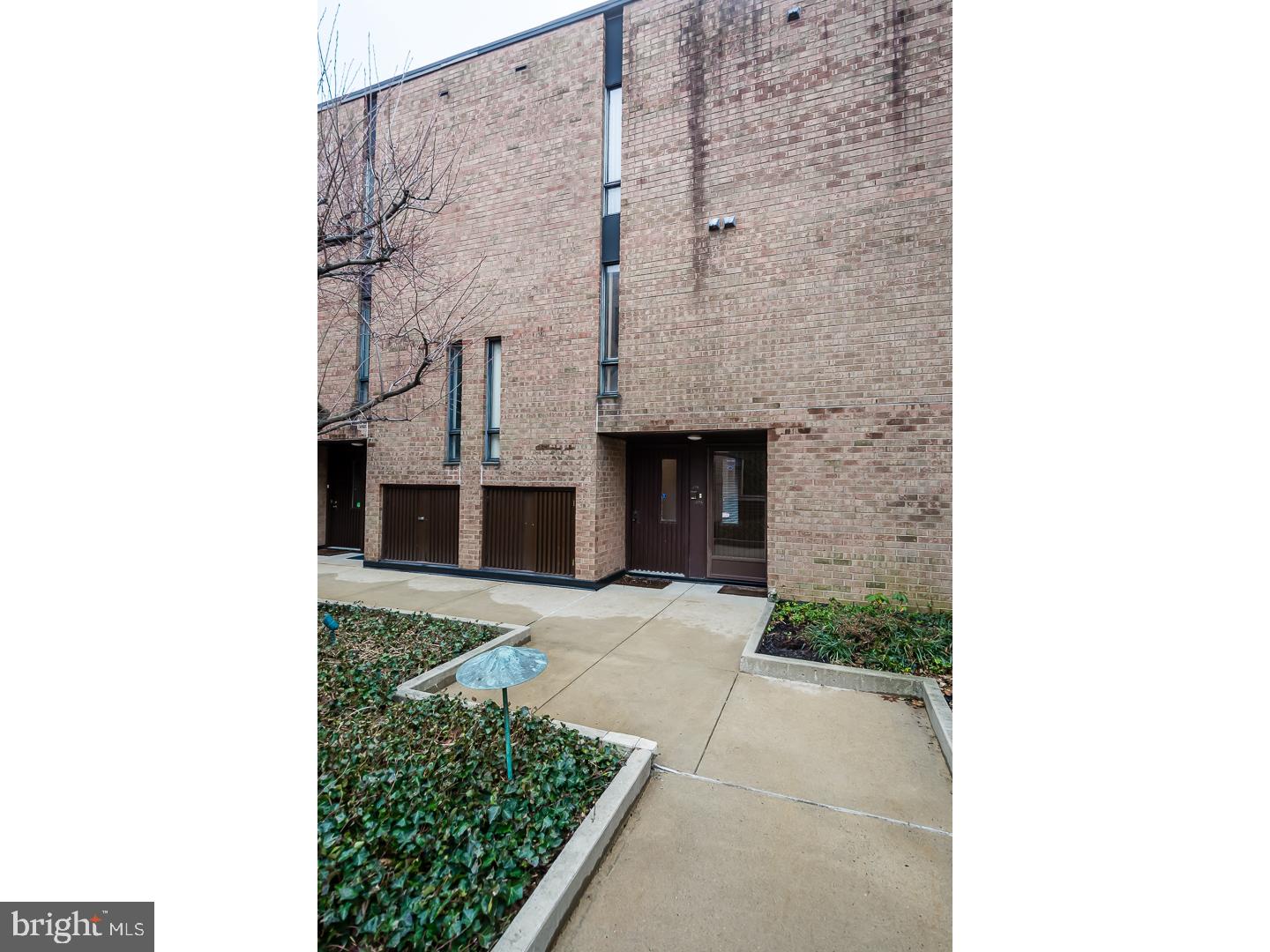 SOCIETY HILL - Residential