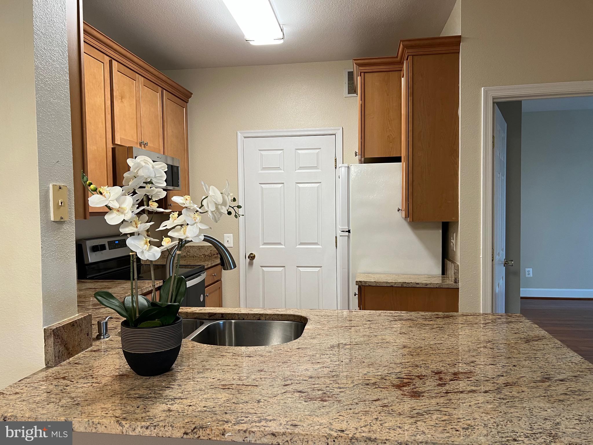 GATES OF MCLEAN - Residential Lease