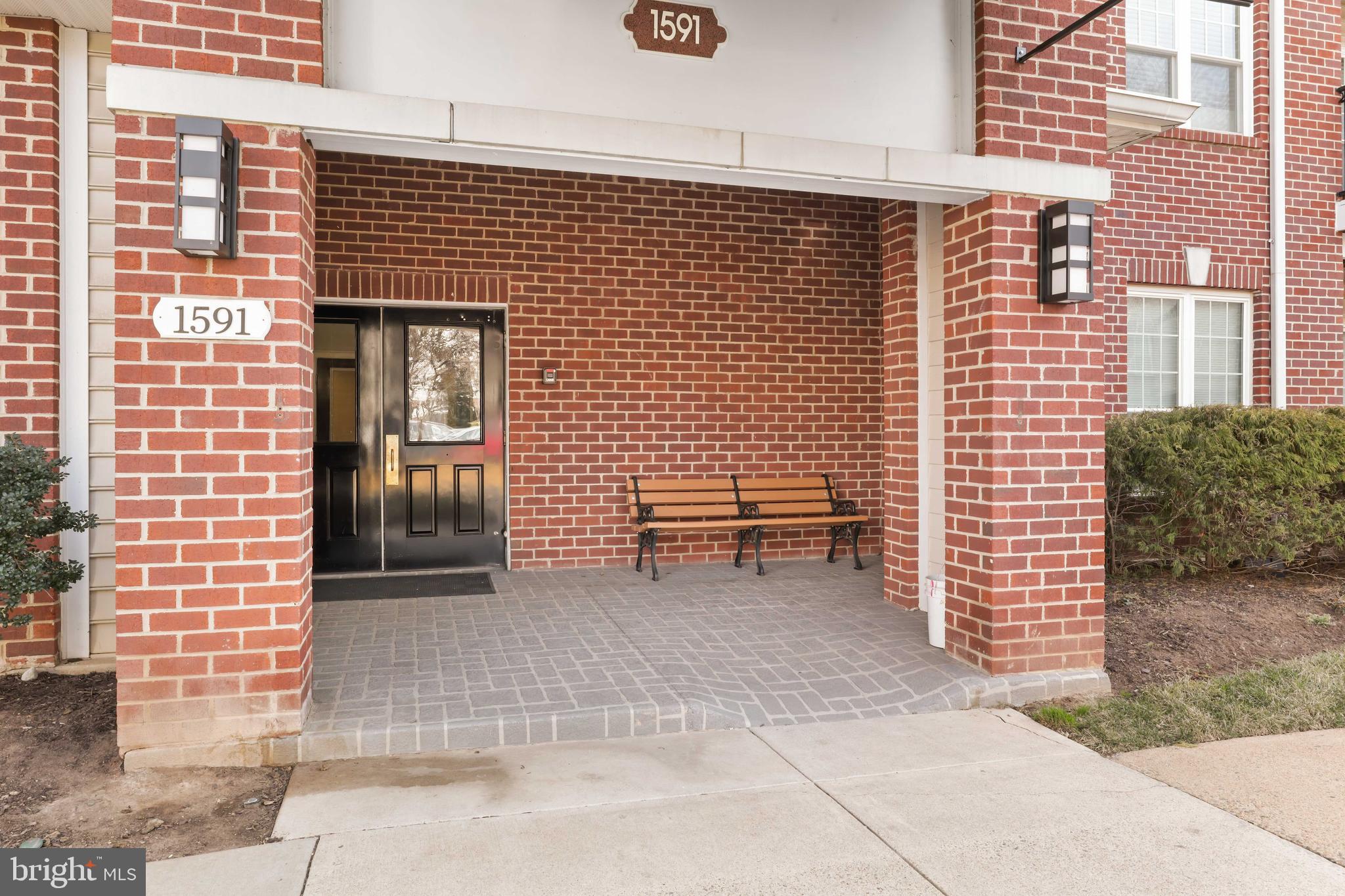 GATES OF MCLEAN - Residential Lease