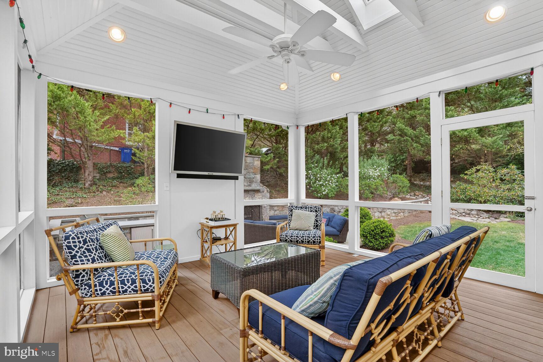 BERKLEY - Residential