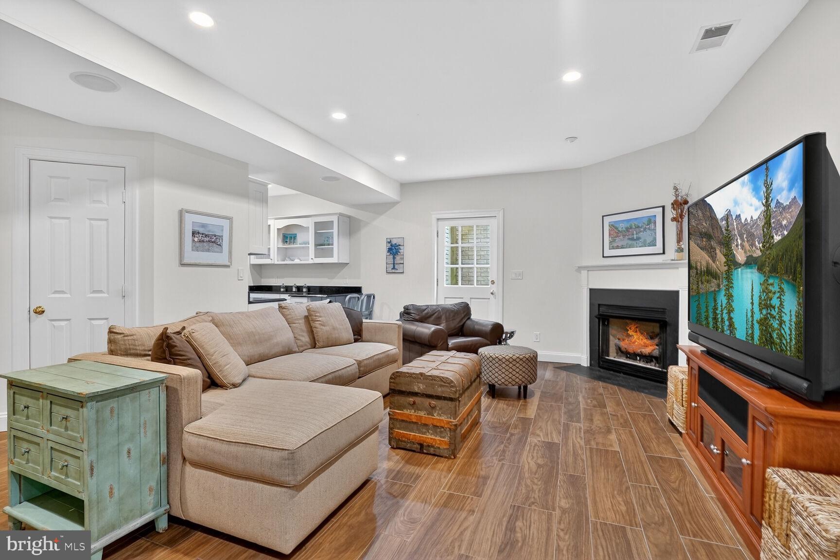 BERKLEY - Residential