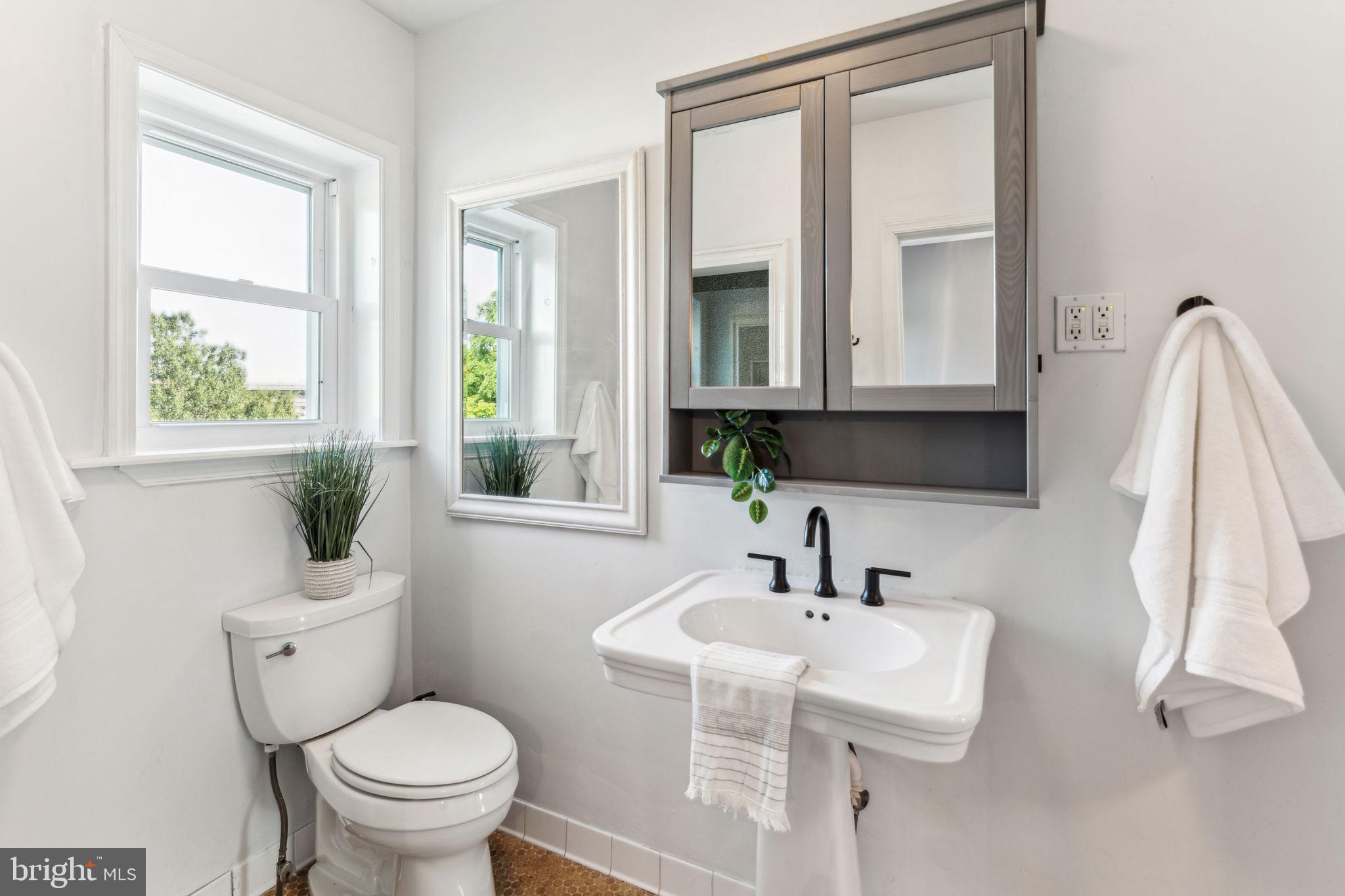 EAST FALLS - Residential