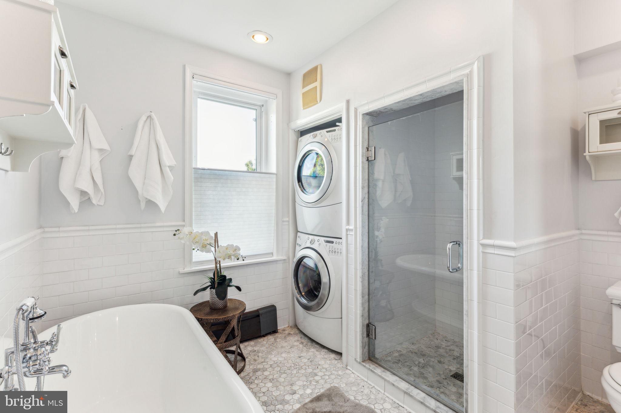 EAST FALLS - Residential