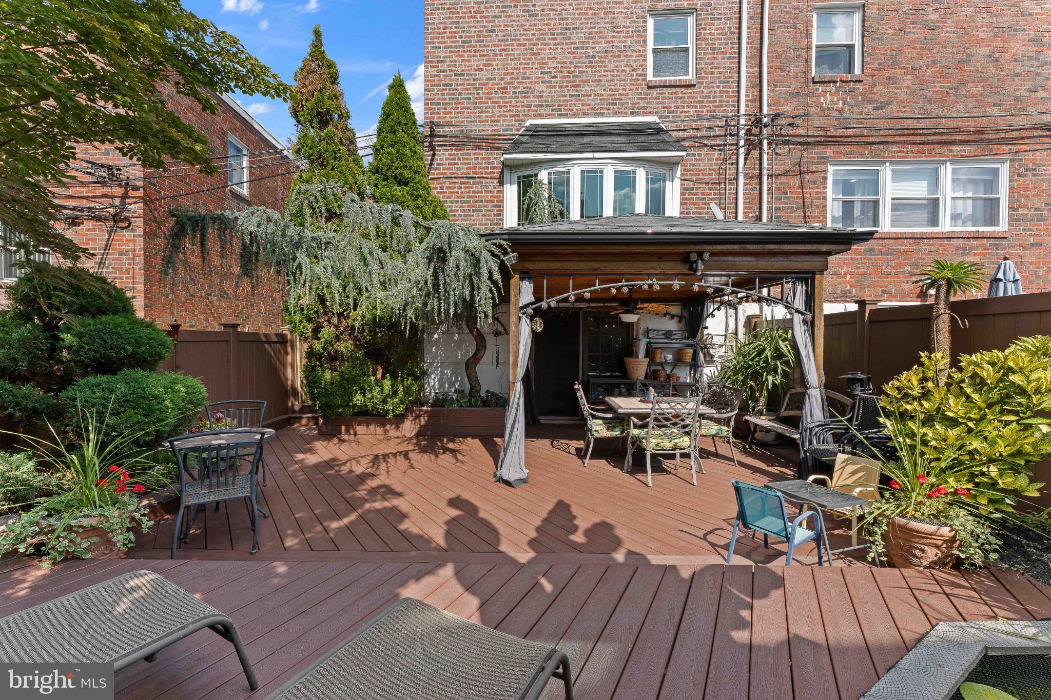 2648 MAXWELL STREET