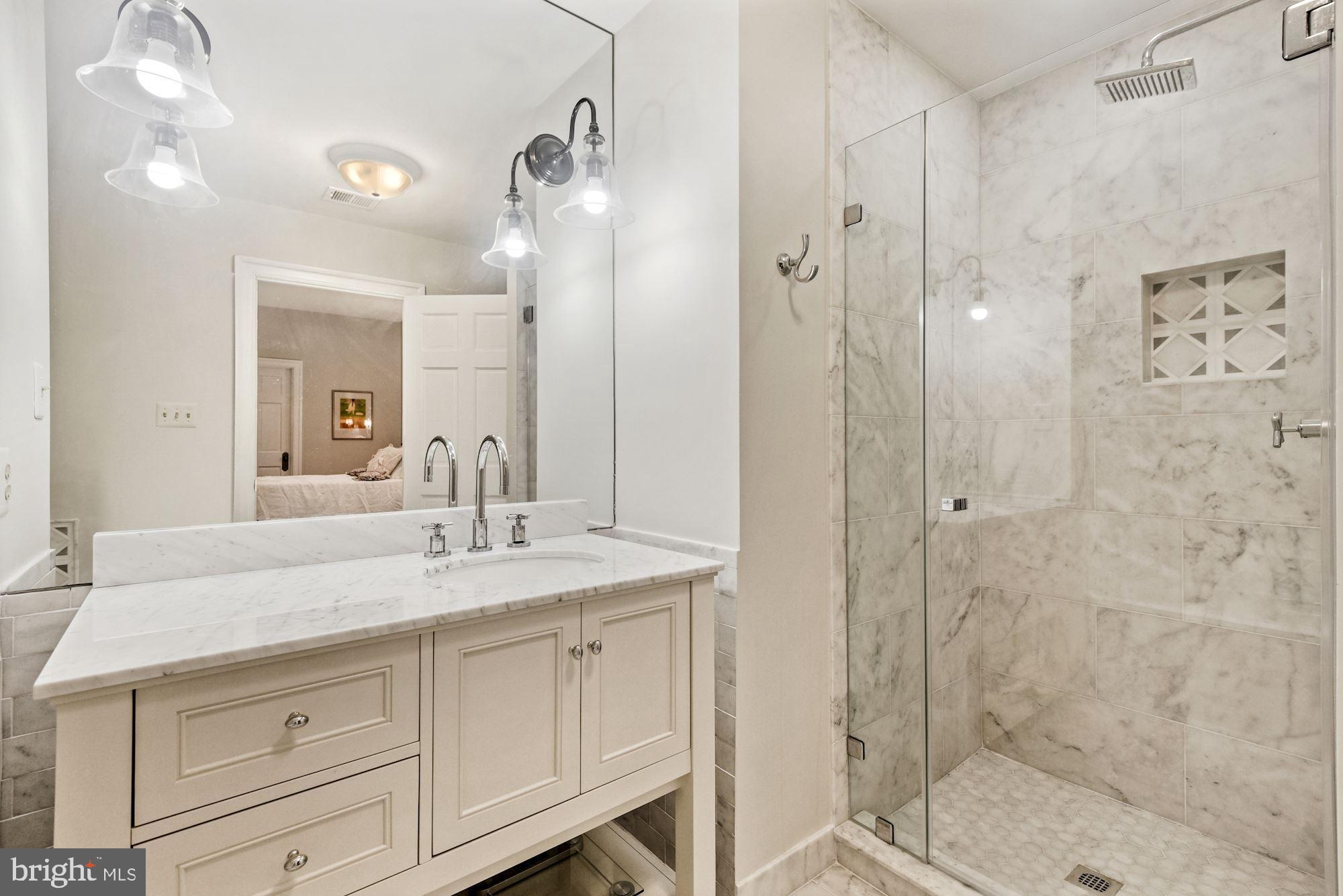 CHINQUAPIN - Residential