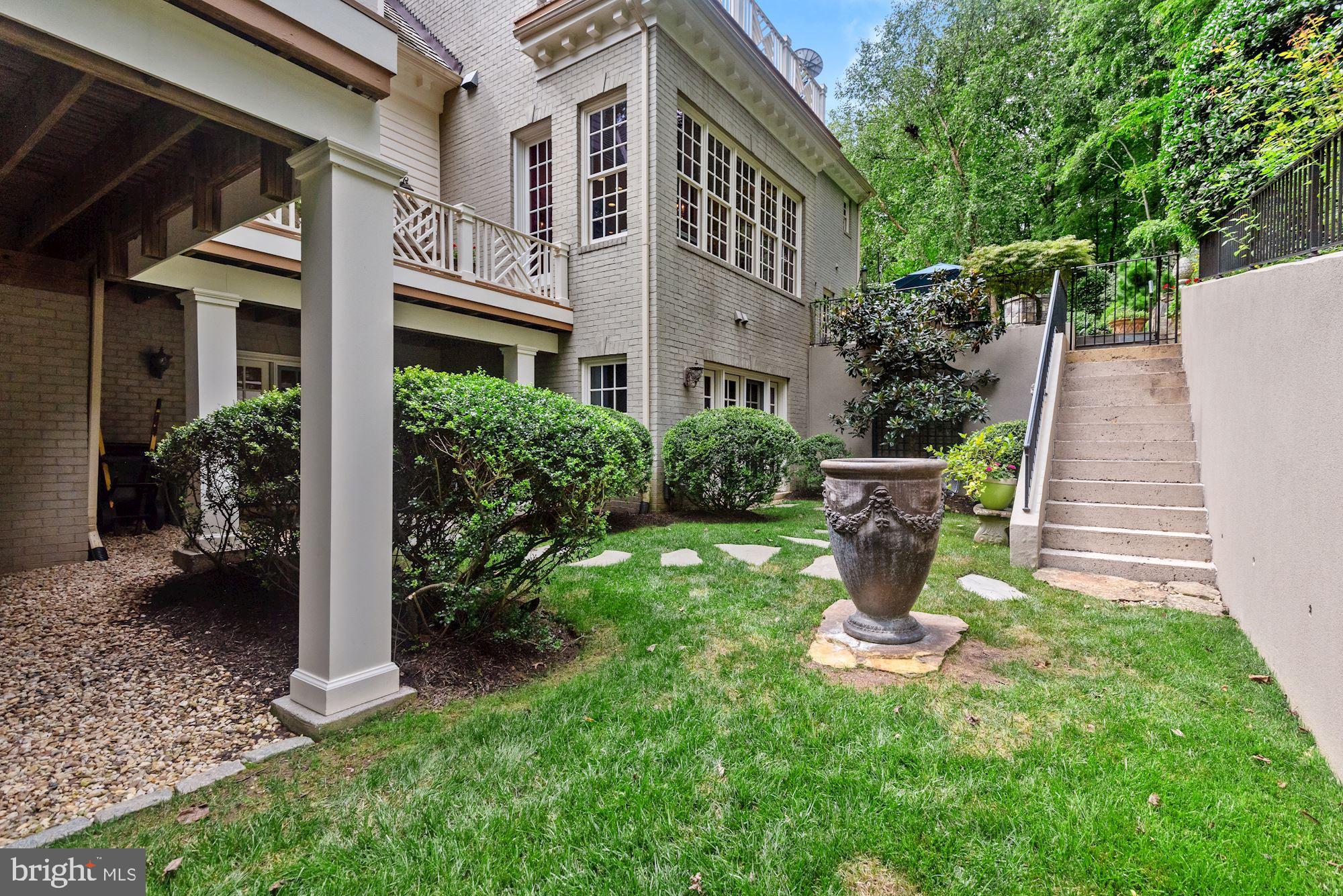 CHINQUAPIN - Residential