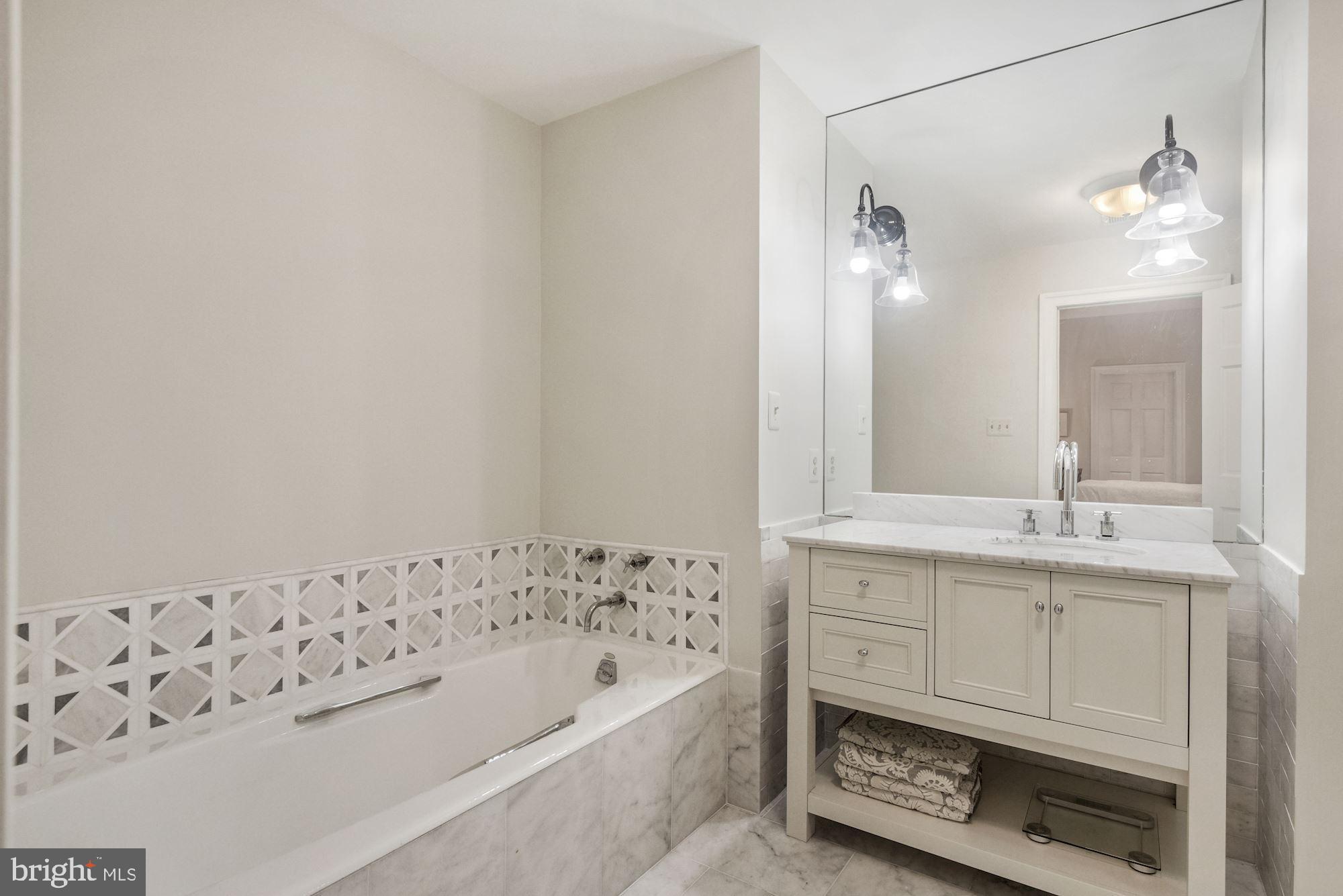 CHINQUAPIN - Residential