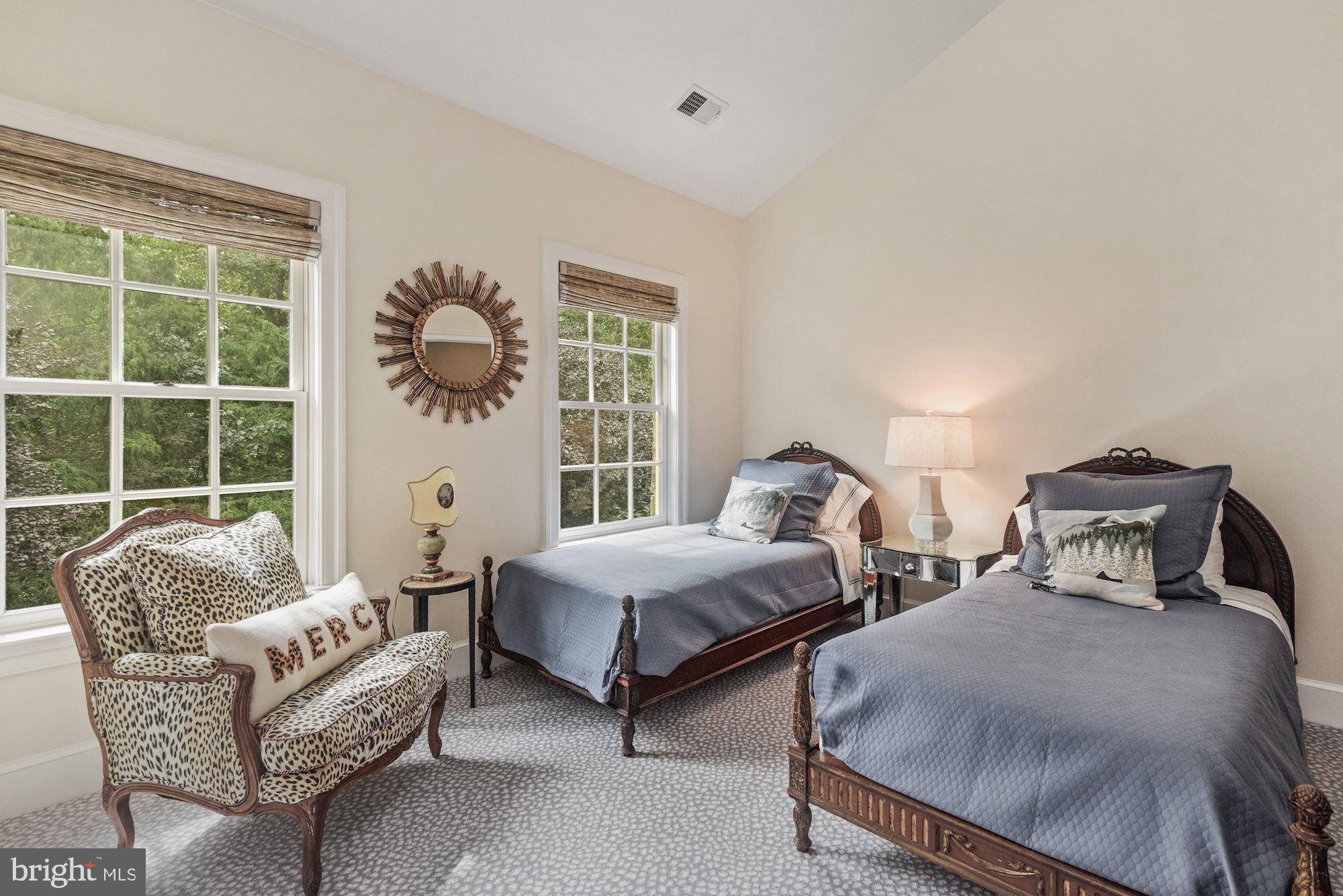 CHINQUAPIN - Residential