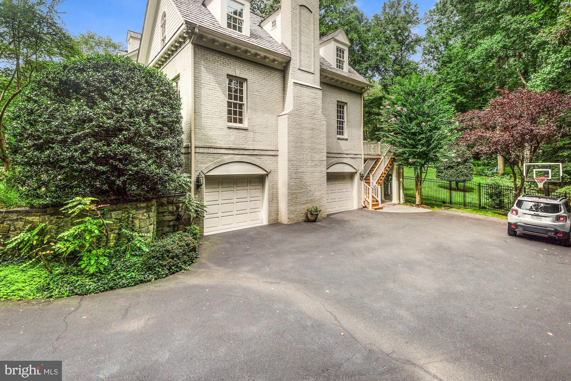 CHINQUAPIN - Residential